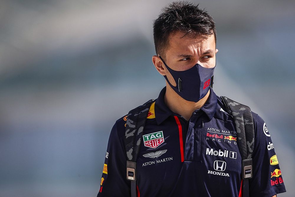 Alex albon chez redbull